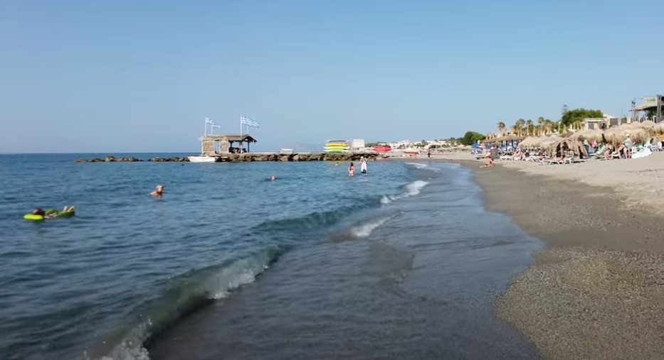 Paralia Agia Marina Beach
