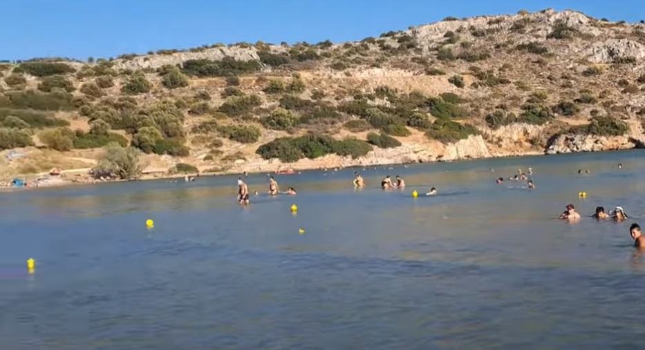Paralia Lomvarda Beach